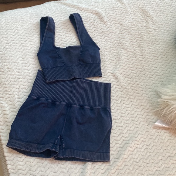 🌺free people Good karma cross back bra and running short set - Picture 6 of 16